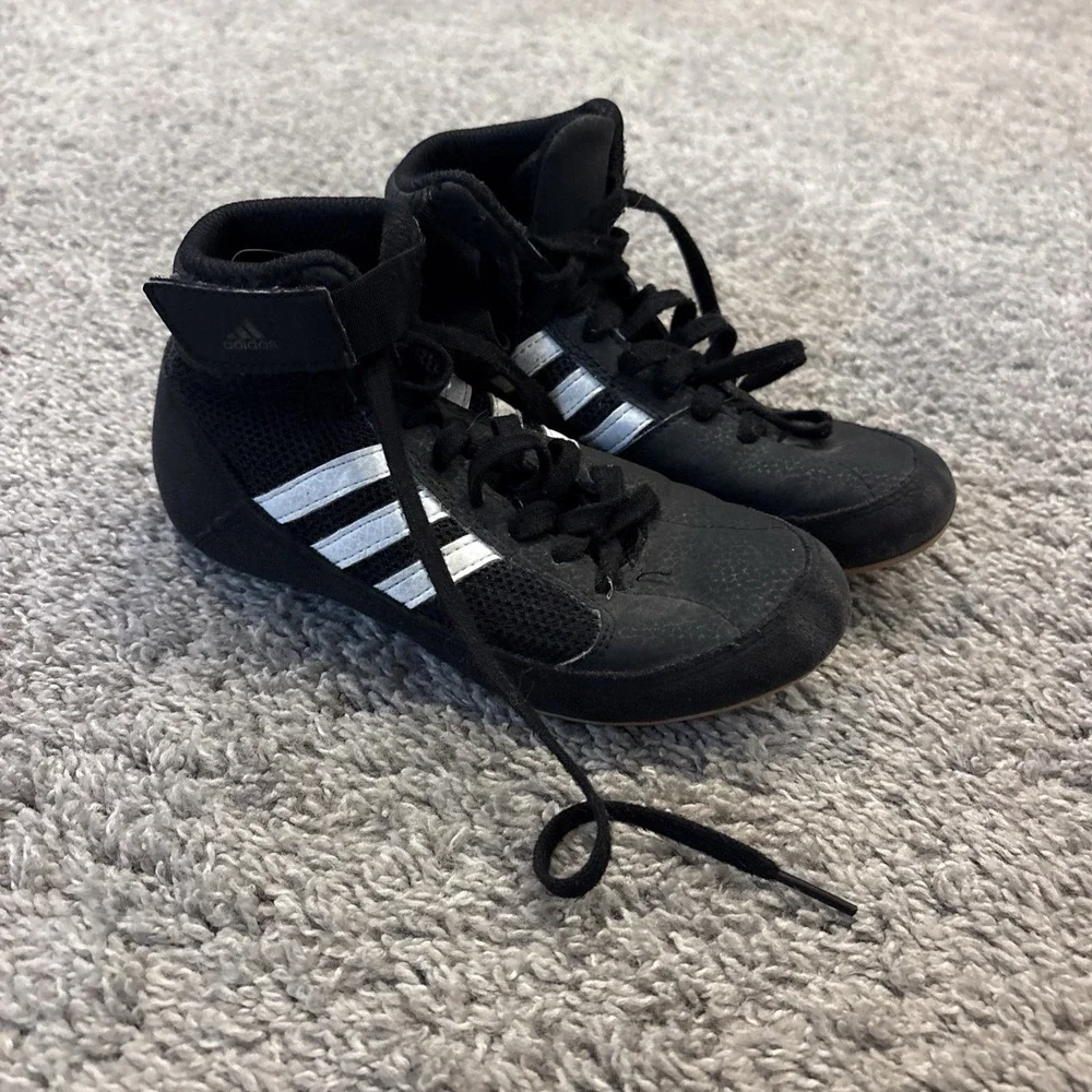 Boys Adidas Wrestling Shoes Size 2 Black White Yy 606001 MMA Fighting Good Shape